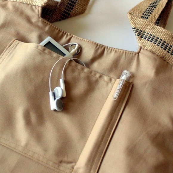 Drika B European Designer Red Swirl Tote - Picture 4 of 4